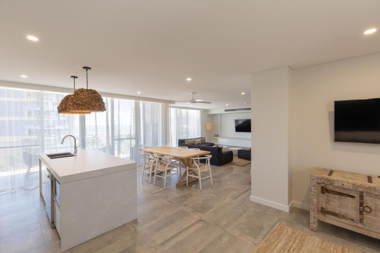 Astina Suites, Forster Luaran gambar